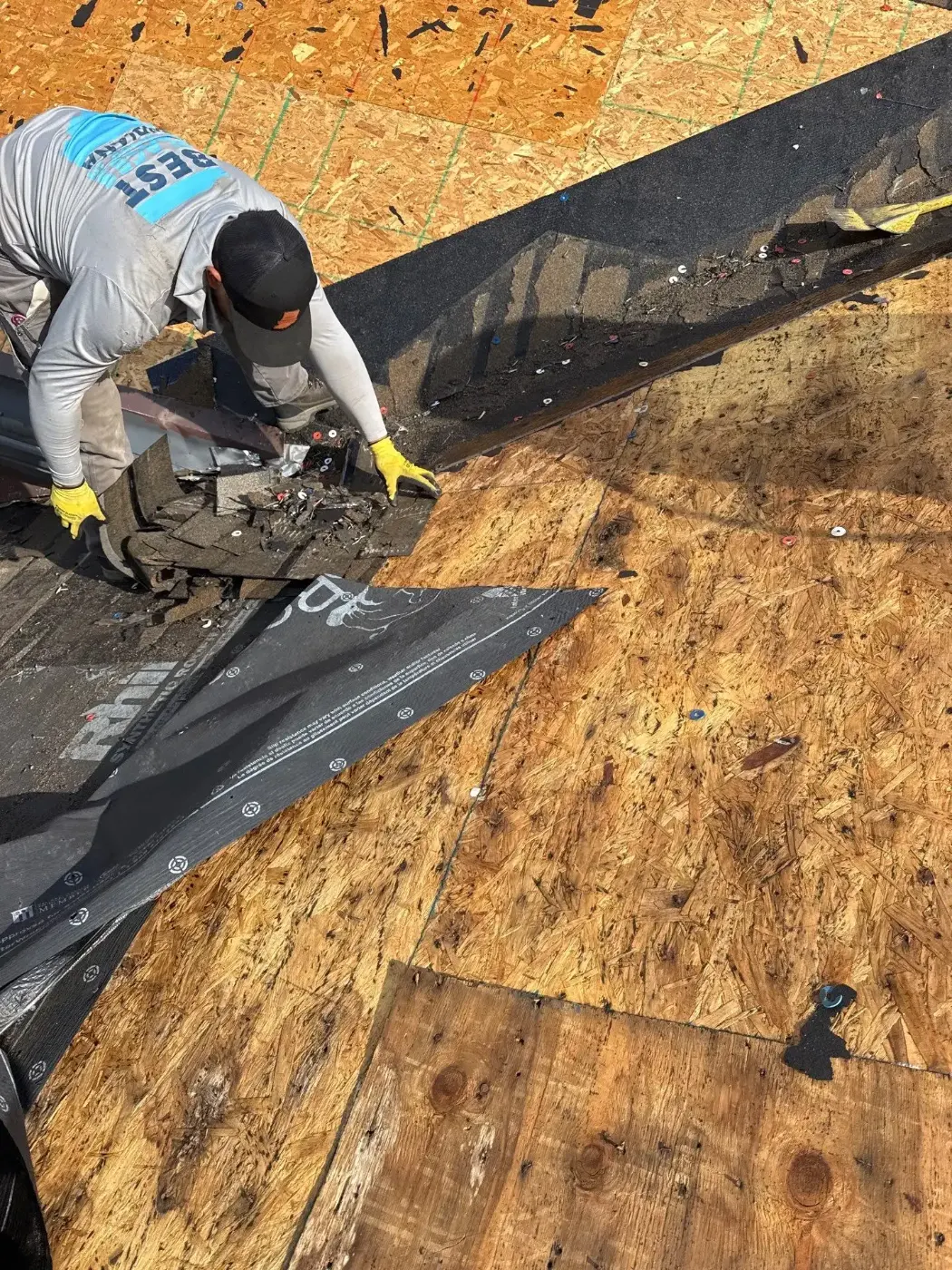 Manufacturer-certified roof installation in Shadeland
